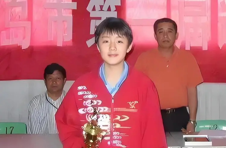 关于陈梦自曝理想中的求婚场景！人越多越好，比如体育赛事在足球场上的信息