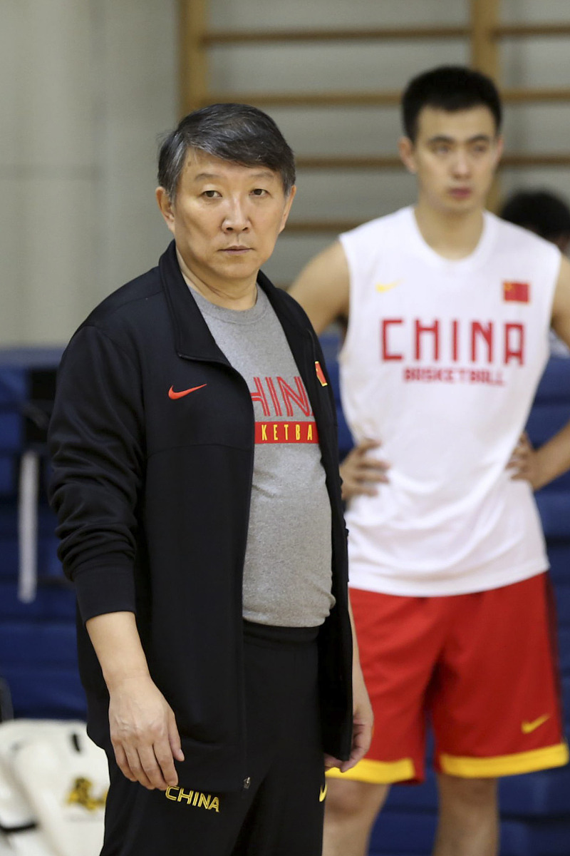 八戒体育-宫鲁鸣：国内篮球联赛水平不高，看完日本特点感觉不太好说(宫鲁鸣个人资料)
