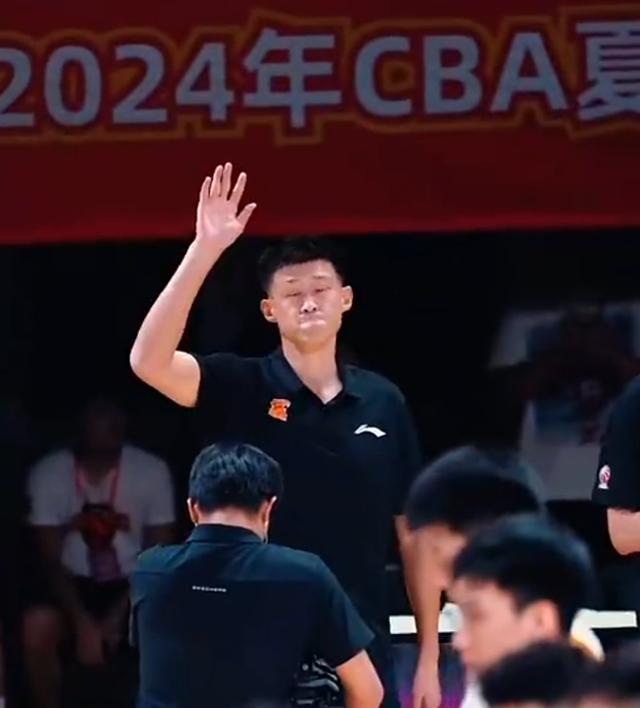 宫鲁鸣：国内篮球联赛水平不高，看完日本特点感觉不太好说(宫鲁鸣个人资料)