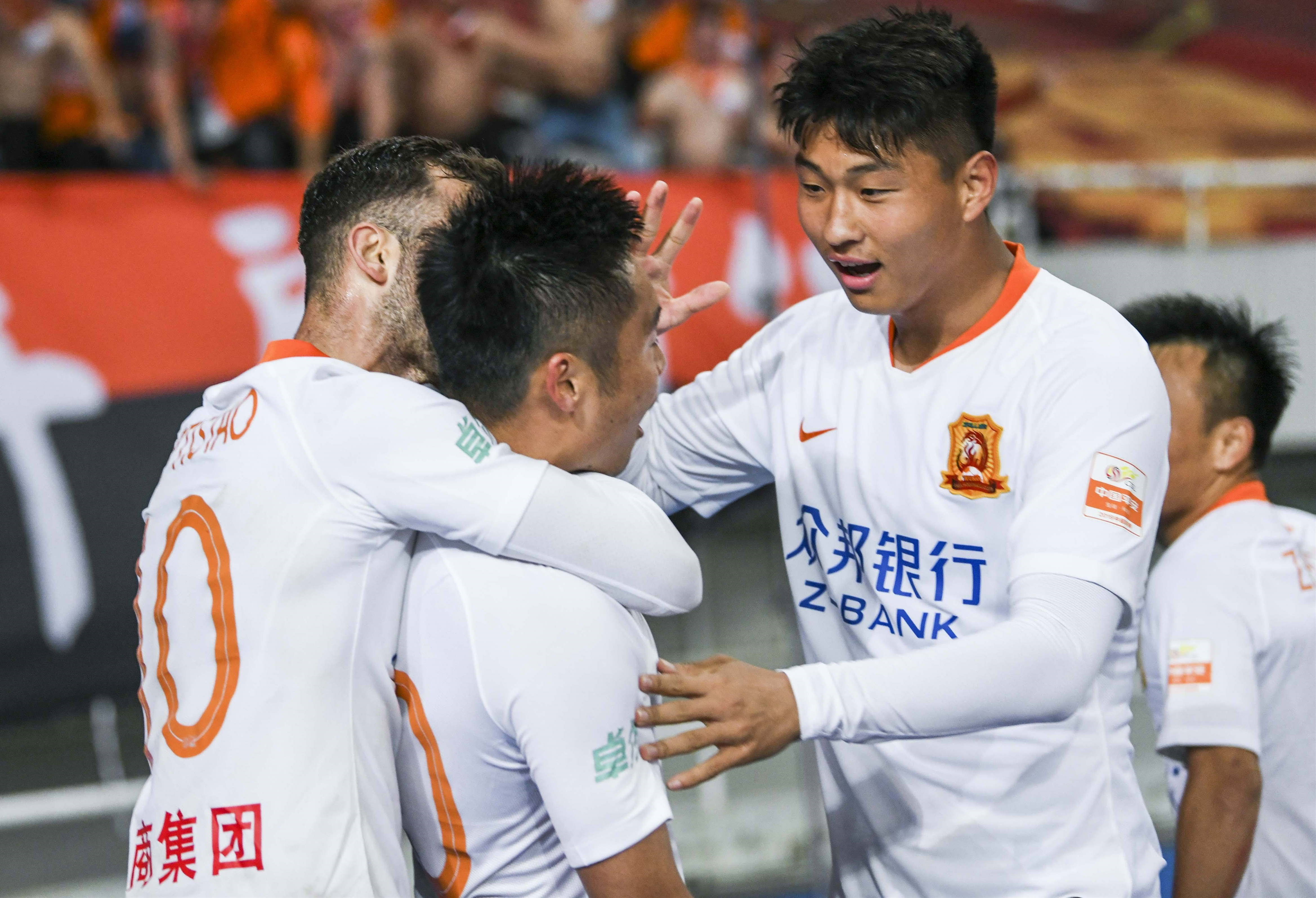 八戒体育-关于真龙之争！两队将在赛场上争夺胜利的信息